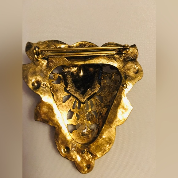 Gold Tone Ornate Vintage Victorian Brooch - Picture 3 of 7